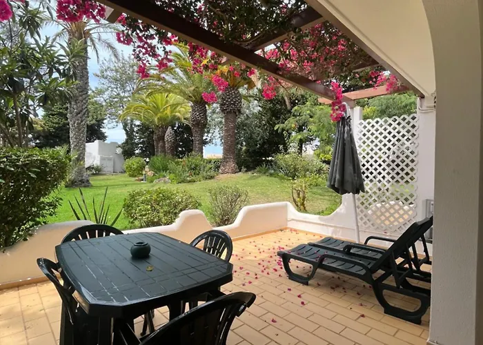 Beautiful Villa With Terrace & Garden